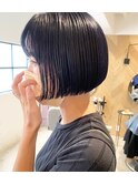 ミニボブ × ネイビーブルー