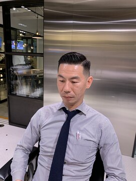 フランクスバーバーザスタンド(Frank’s barber the stand) スキンフェードサイドパートビジネスショートフェードF