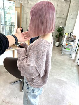 オプス 大名店(Ops) ホワイトピンク×ハイトーンカラー×切りっぱなし