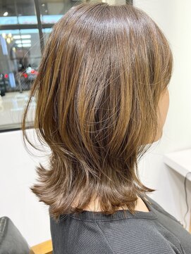 エニドット(Eni..) 【くびれる】ミディアムレイヤーウルフ