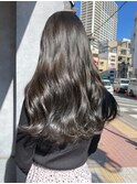 大人レイヤー韓国くびれヘア波巻きウェーブアッシュブラック立川