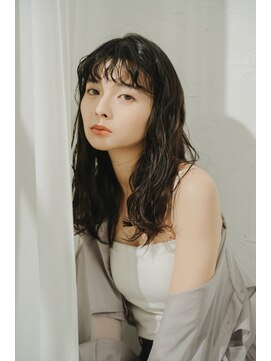 サンクチュアリー 千里山(Sanctuary) ミディアムヘアのパーマ風アレンジ