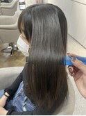 品よく輝く、上質ツヤカラー