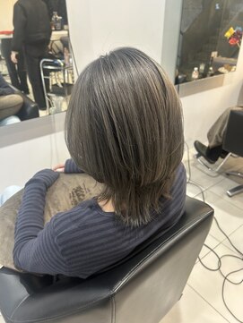 ノア(no_a) 【四条烏丸】ブリーチなしアッシュグレー×レイヤー