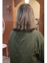 チャプター 問屋町(chapter)&nbsp;髪質改善ミルクティベージュ外はねボブケアブリーチダブルカラー