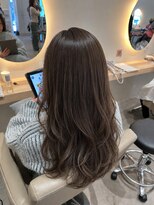 ルーチェココ ブラン(Lu'ce coco blanc) こなれミディアムレイヤーカット+透け感カラー