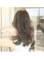 エフィル(efil.)&nbsp;ハイライト×ミディアムスタイル