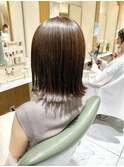 切りっぱなし　外ハネ　ミディアム　アッシュブラウン