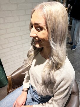 アフィナー(Afinar) ホワイトブロンド×エクステ