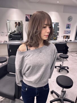 キング 心斎橋店(K!ng) ハイライトカラーミルクティーベージュレイヤーカット