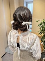 ユヌ(Une) 結婚式参列お呼ばれヘアセット/ツイン団子ヘアアレンジ/ロング