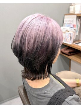 ロッカヘアエジェ(ROCCA hair eje.) ラベンダーピンク×くびれショートウルフ