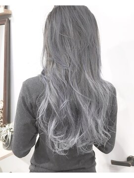 ヘアーアンドアトリエ マール(Hair&Atelier Marl) 【Marlお客様スタイル】ブルーホワイトのグラデーションカラー