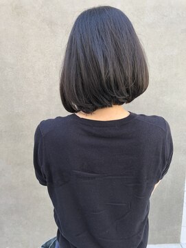 メルジーナ 浜松(MELGINA) 【MELGINA】飾らない雰囲気がオシャレなシンプルボブ