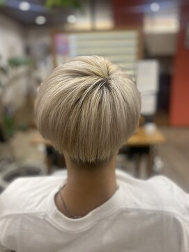 イーアップ バイ ボス(e up by boss) 韓国風マッシュ【ホワイトシルバー】