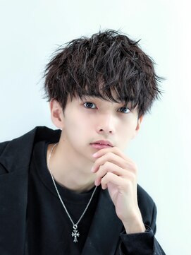 リップス 横浜(LIPPS) 波打ちソフトツイストパーマツーブロック刈り上げマッシュ