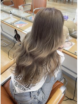 ネオリーブアイム 横浜西口店(Neolive aim) 透明感抜群ミルクティーベージュくびれロング【横浜】