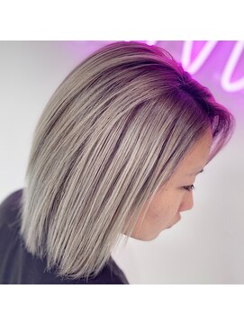 ラビス 浦和(Lovis) 浦和/ホワイトカラー/韓国/シールエクステ/イヤリングカラー