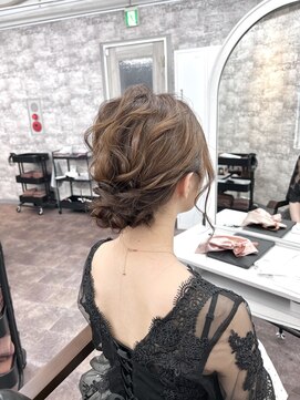 リファイン バイ アフィナー 本厚木店(Refine by Afinar) シニヨンのにょん【本厚木】