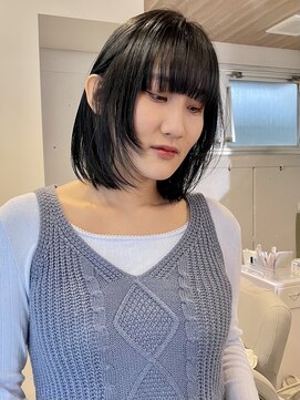 ゼストララ(ZEST Lara) 暗めカラー×顔周り