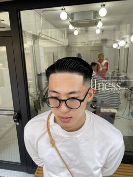 ウェルネス(Wellness) スキンフェード サイドパート