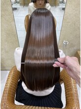 髪質改善を始めたい方は癖の有無によりご提案メニューが変わります。癖がある方は美髪矯正をお選び下さい。