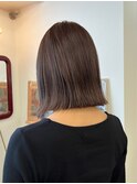切りっぱなしボブ×オリーブベージュ