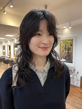 イーズ(e's) ゆったり動くレイヤーパーマ<若林>