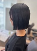 切りっぱなしボブ/ハッシュボブ/くすみベージュ