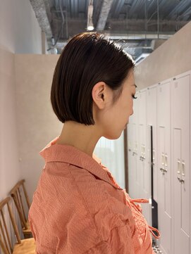 モンルル プル(mon loulou + plus) 切りっぱなしボブ、ぱっつんボブ、耳掛けボブ