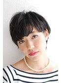 耳かけ黒髪ショートスタイル【SHE DAIKANYAMA】菊地真理恵