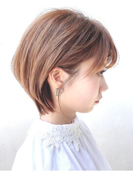 アテナ アヴェダ(ATENA AVEDA) （ATENA AVEDA）　　短すぎない大人ショートボブ