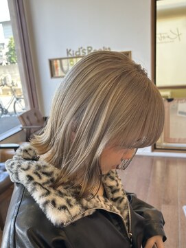 ノット 成田公津の杜(Knot) ホワイトミルクティー stylistすずか