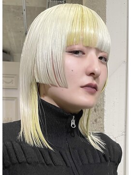 ストラマ(STRAMA) miraiホワイト＆イエロー／ウルフボブ