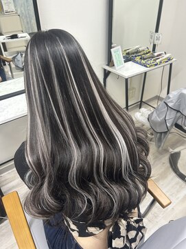 ショールーム(SHOW ROOM) ポイントカラー/ハイライト