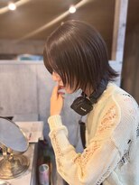 エルフ(elf)&nbsp;ダークグレージュ/ダークブラウン/顔まわりレイヤー/小顔効果◎