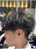 癖活かし縦落ち無造作刈り上げセンターパート