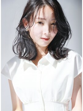 グランマッシュ(Granmash) 顔周りカット/顔周りレイヤー/ダークアッシュ/白髪ぼかし