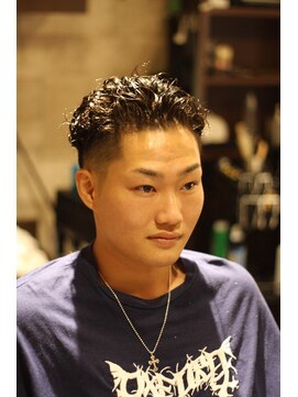 キングスマン トーキョー 国分寺(KINGSMAN TOKYO) アップバング/ツーブロック/スキンフェード[国分寺駅]