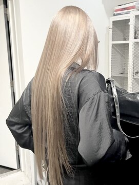 ココ 原宿(KOKO) ブロンド黒髪小顔クラゲヘアーオリーブグレーココアベージュ