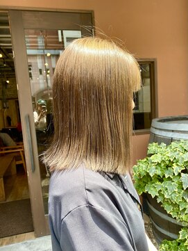 ココカラヘアー ニコ(cococara hair nico) ボブ/ベージュ/ハイトーン/ブリーチなし/切りっぱなし/ベージュ