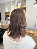 切りっぱなし×くすみベージュ