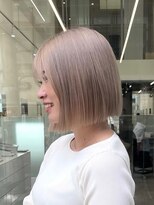 ニトバイアンキシム(nit by ahnkism)&nbsp;ボブミルクティーベージュブリーチダブルカラー堀江