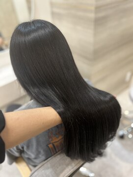 ラビス クローバー(Lovis clover) 艶髪バイカルテトリートメント