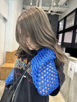 ジュエム(jouerm)&nbsp;レイヤーカット冬カラーハイトーンブリーチカラーミルクティー