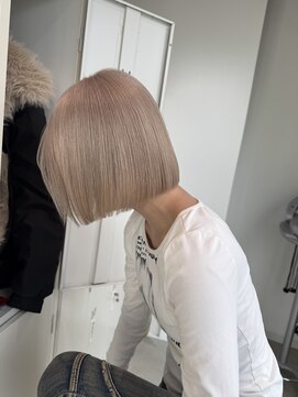 エイト 神戸三宮店(EIGHT) White blond bob