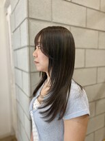 ヴィックス クリスタル(VIC’S crystal)&nbsp;大人気！レイヤーカット×オリーブベージュ　AKANE