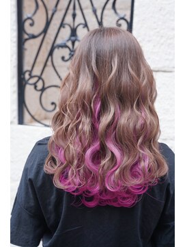 ティンク 横須賀中央(Tink) キャンディピンク×キャラメルベージュ◎