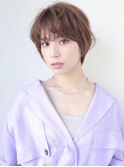 カールでフワ質感! おしゃれな色気が香るゆるウェーブショート