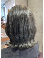 エン バイ ヘアーリーフ 西田辺店(EN by Hair Leafy)&nbsp;アッシュカラー/ブルーグレージュ/くびれヘア/外ハネ